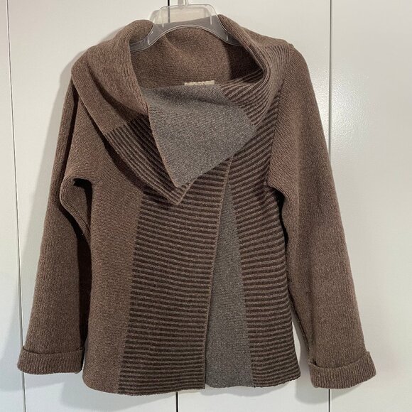 A. IDA Sweater Brown Size M Wool Blend Crop Wrap Italian Cardigan Slim Fit - Picture 1 of 11